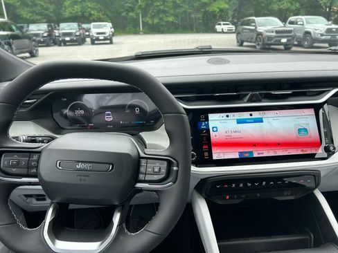 New 2026 Jeep Cherokee Limited AWD/4WD image 16