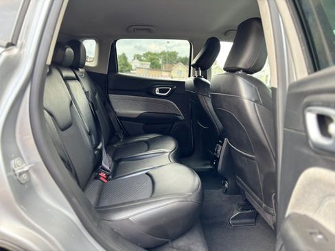 Used 2022 Jeep Compass Latitude w/ Convenience Group AWD/4WD image 16