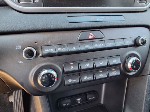 Used 2021 Kia Sportage LX image 24