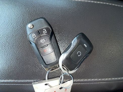 Used 2014 Ford Fusion SE w/ Equipment Group 202A image 25