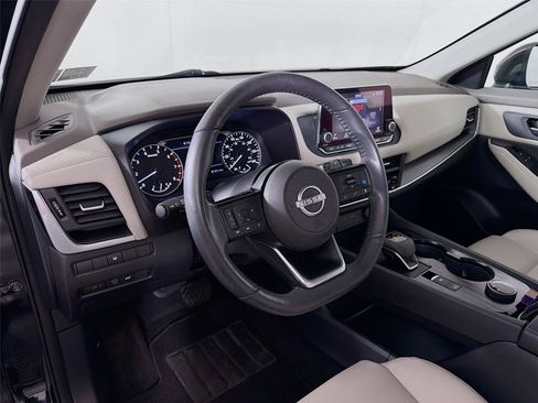 Used 2023 Nissan Rogue SV w/ SV Premium B Package AWD/4WD image 16