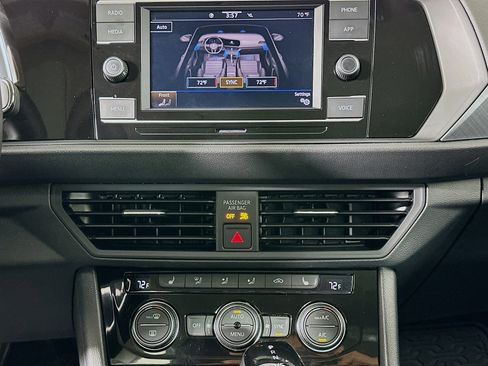 Used 2024 Volkswagen Jetta SE image 23