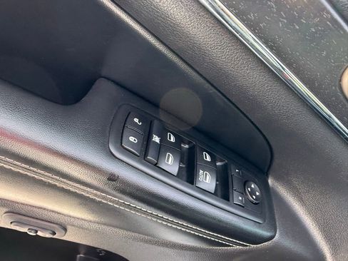 Used 2015 Jeep Grand Cherokee Limited w/ Luxury Group II image 11