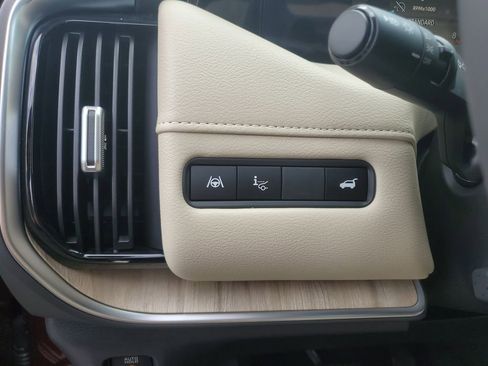 New 2025 Nissan Armada Platinum Reserve image 15