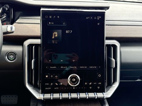 New 2026 GMC Acadia Denali w/ LPO, Floor Liner Package image 18