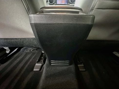 Used 2021 Toyota Tacoma SR5 AWD/4WD image 25