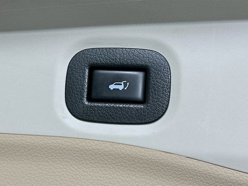 Used 2017 Nissan Rogue SL FWD image 29