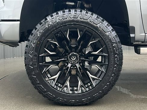 Used 2024 Chevrolet Silverado 1500 High Country w/ High Country Premium Package image 10