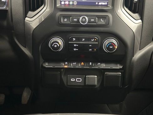 Used 2021 Chevrolet Silverado 1500 Custom image 19