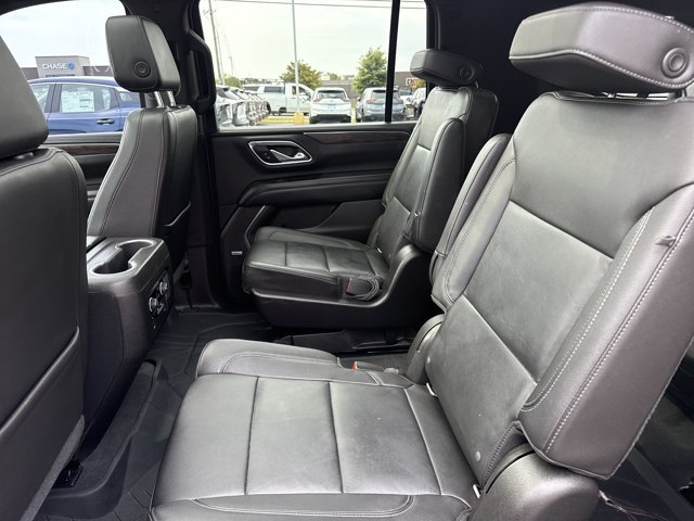 Used 2021 Chevrolet Suburban Z71 w/ Z71 Signature Package AWD/4WD image 6