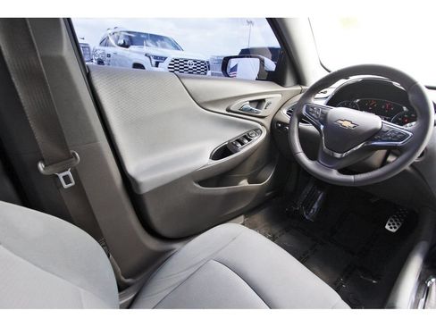 Used 2017 Chevrolet Malibu LT FWD image 8