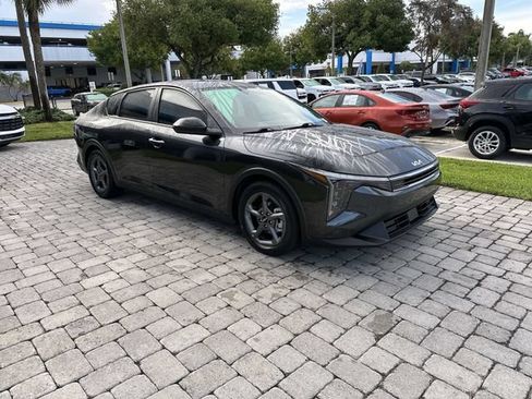 Used 2025 Kia K4 FWD image 16