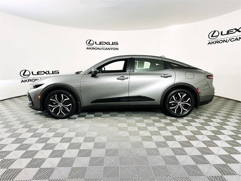 Used 2023 Toyota Crown XLE image 6