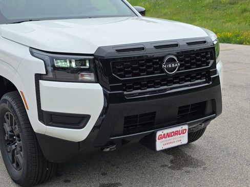 New 2026 Nissan Frontier SV AWD/4WD image 4