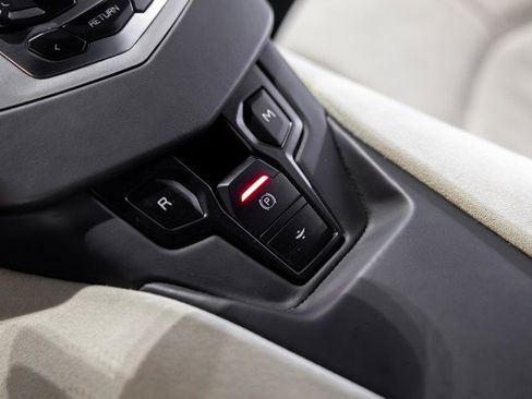 Used 2015 Lamborghini Aventador LP 700-4 image 60