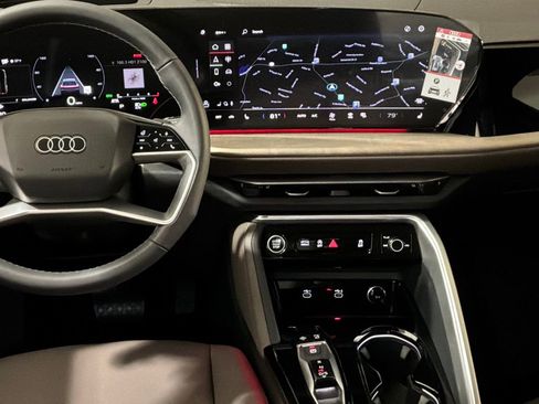 New 2025 Audi Q5 Premium Plus image 18