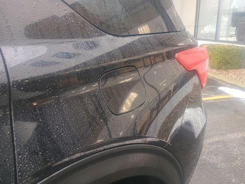 Used 2022 Ford Explorer XLT w/ Equipment Group 202A image 6