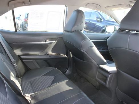 Used 2022 Toyota Camry SE w/ Carpet Mat Package (TMS) FWD image 6