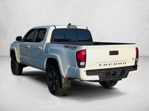 Used 2019 Toyota Tacoma TRD Sport w/ Technology Package AWD/4WD image 5