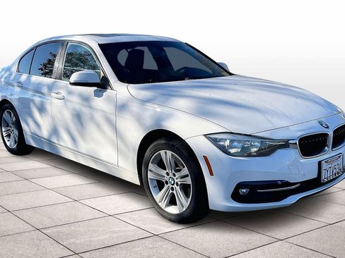 Used 2017 BMW 330i Sedan image 2