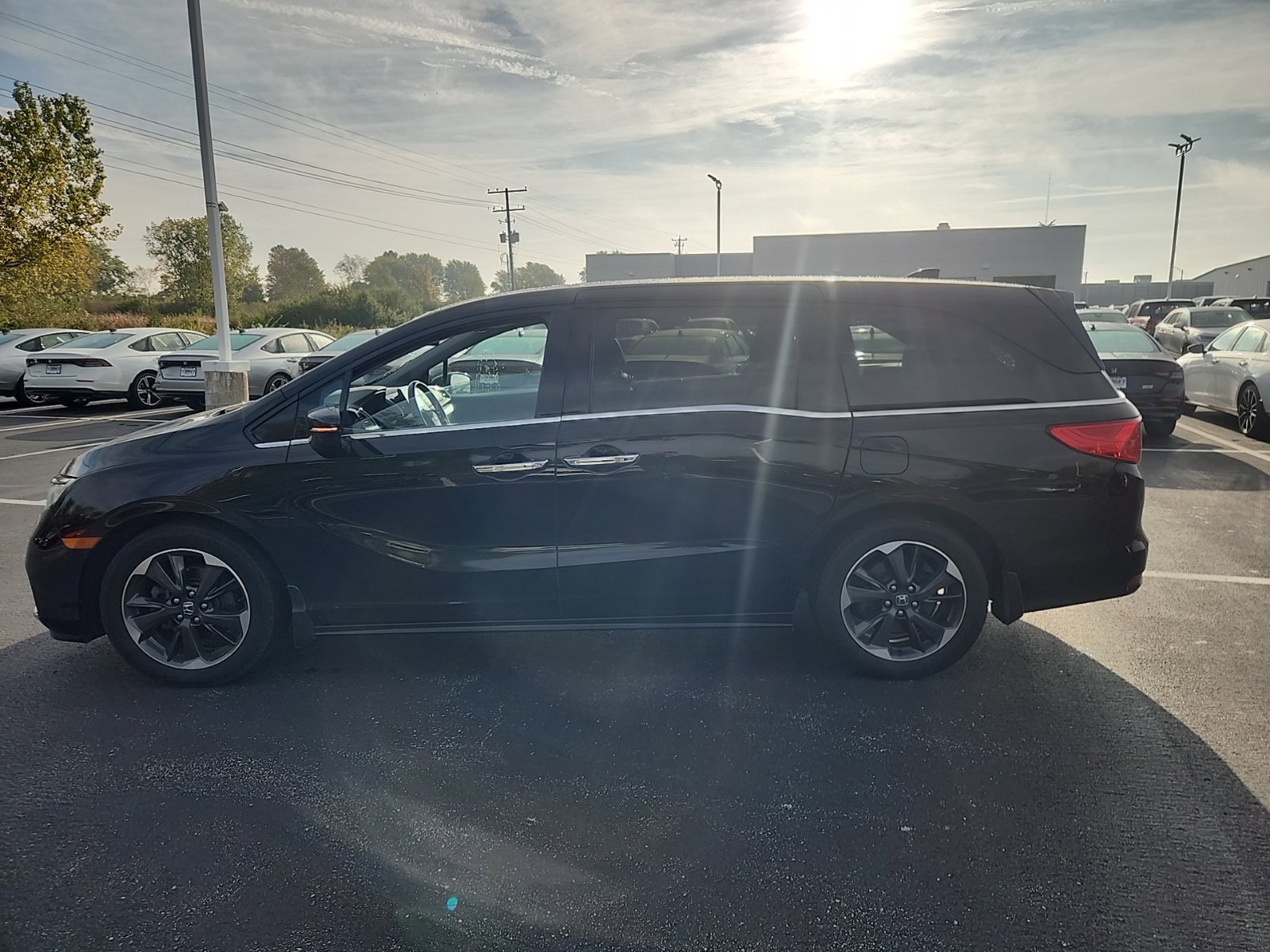 Used 2022 Honda Odyssey Elite image 3