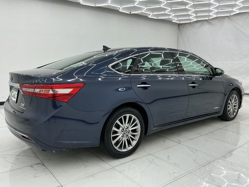 Used 2016 Toyota Avalon Limited w/ Toyota Safety Sense Package FWD image 11
