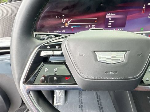 Used 2025 Cadillac Escalade IQ Sport 2 AWD/4WD image 17