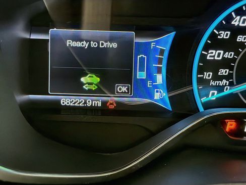 Used 2017 Ford C-MAX Energi SE w/ Cold Weather Package FWD image 18