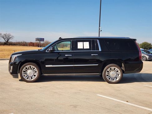 Used 2019 Cadillac Escalade ESV Platinum image 3