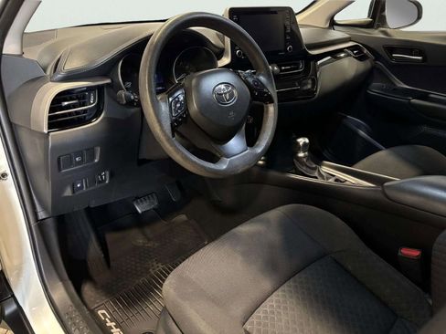 Used 2020 Toyota C-HR LE image 14