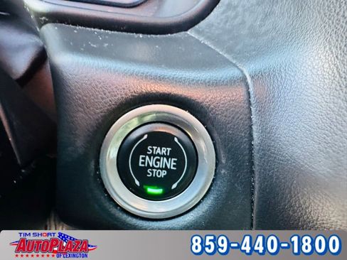 Used 2022 Chevrolet Suburban LT w/ Luxury Package image 29