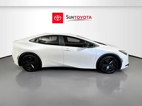 Used 2024 Toyota Prius LE FWD image 2