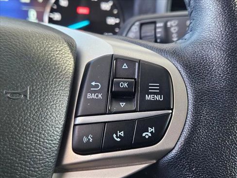 Used 2022 Ford Explorer XLT image 15