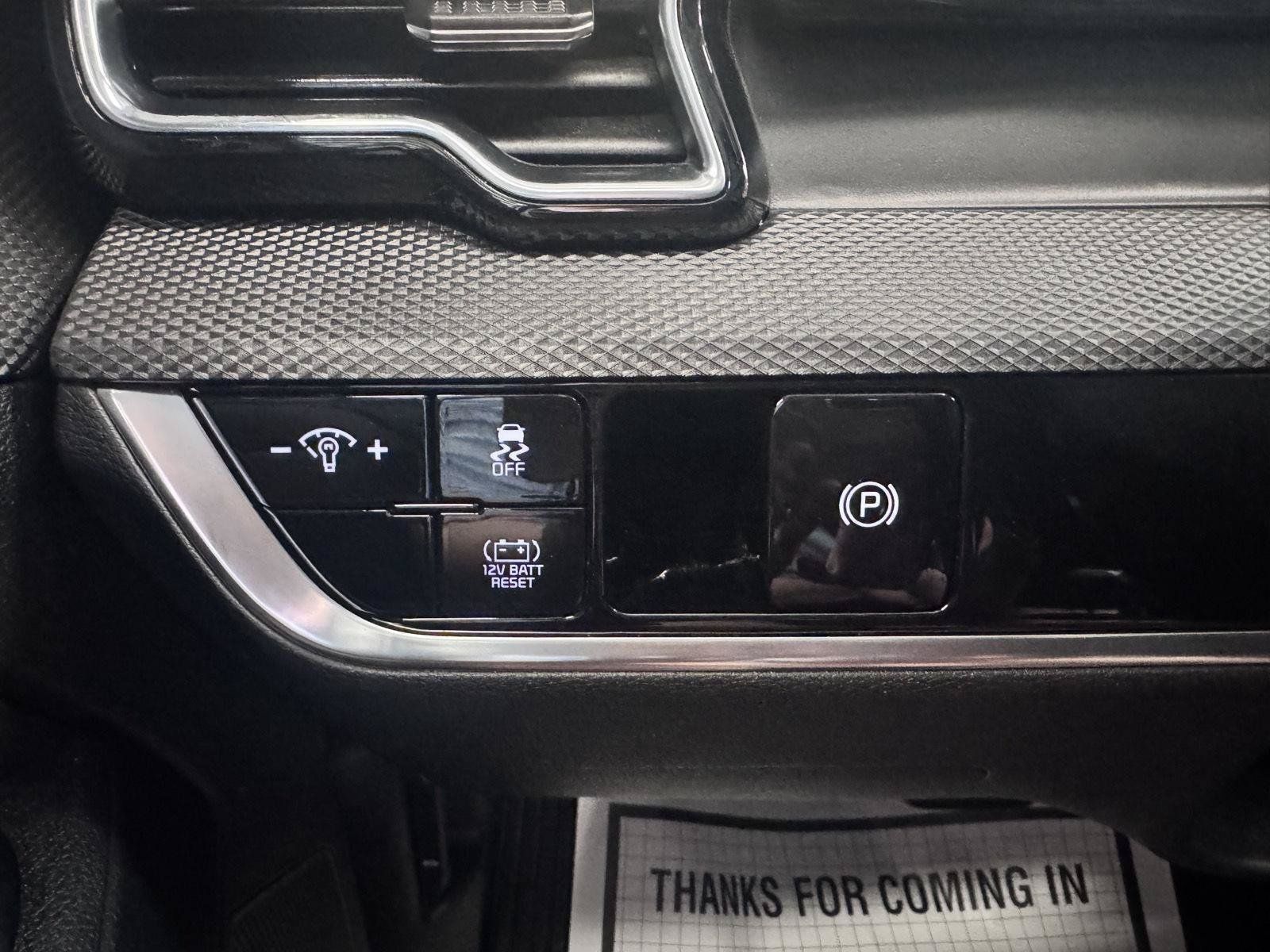 Certified 2025 Kia Sportage LX AWD/4WD image 23