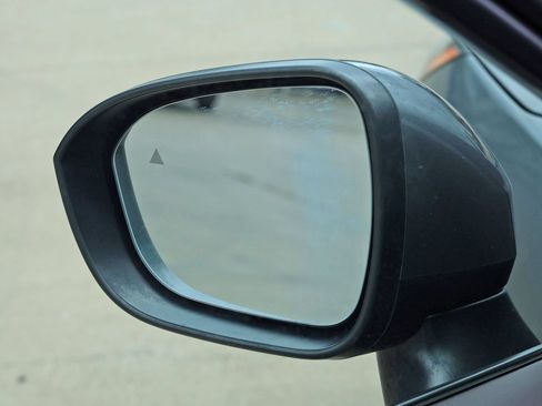 Used 2023 Nissan Rogue SV FWD image 9