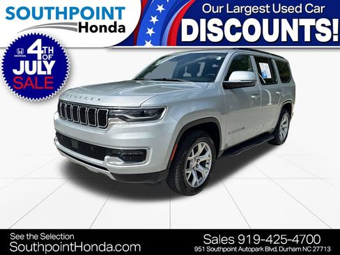 Used 2022 Jeep Wagoneer Series II AWD/4WD image 3