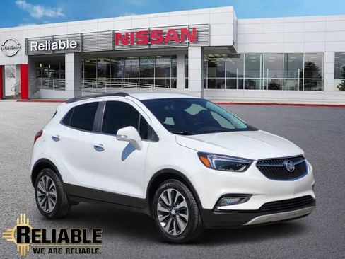 Used 2020 Buick Encore Essence FWD image 1