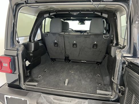 Used 2024 Jeep Wrangler Sahara image 7