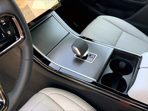 New 2026 Land Rover Range Rover Evoque S image 10