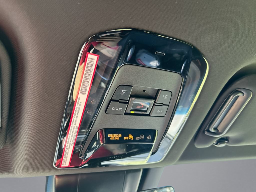 Used 2024 Toyota Venza Limited AWD/4WD image 29