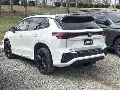 Used 2026 Volkswagen Tiguan SE R-Line image 5
