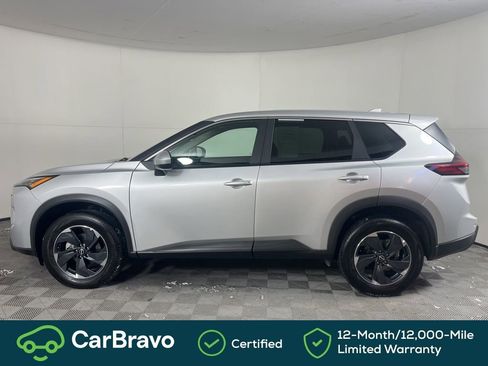 Used 2025 Nissan Rogue SV AWD/4WD image 9