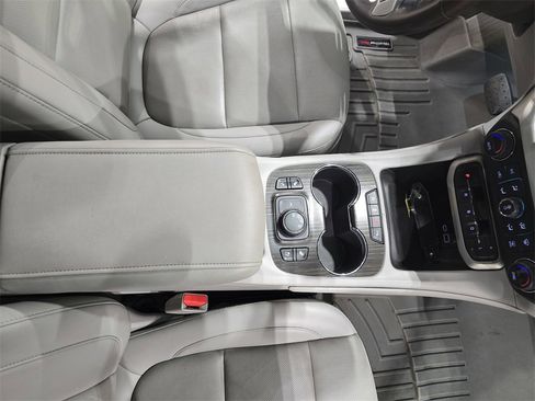 Used 2023 GMC Acadia SLT w/ Technology Package image 26