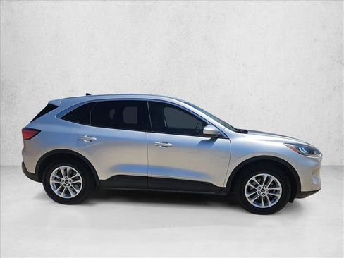 Used 2020 Ford Escape SE FWD image 12