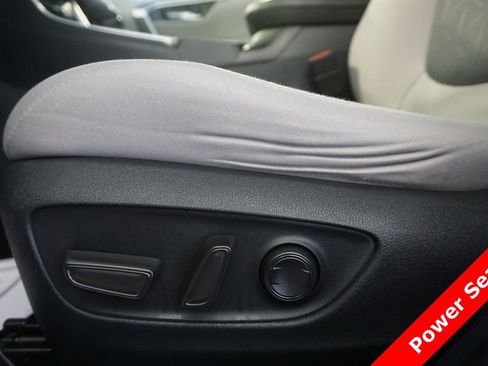 Used 2023 Toyota RAV4 XLE AWD/4WD image 7