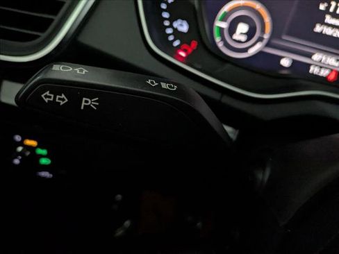 Used 2020 Audi Q5 e Premium Plus w/ Premium Plus Package image 16