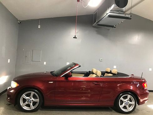 Used 2013 BMW 128i Convertible RWD image 11
