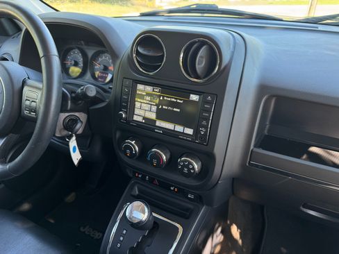 Used 2015 Jeep Patriot High Altitude image 39