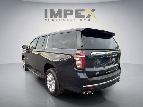 Used 2023 Chevrolet Suburban Premier AWD/4WD image 3