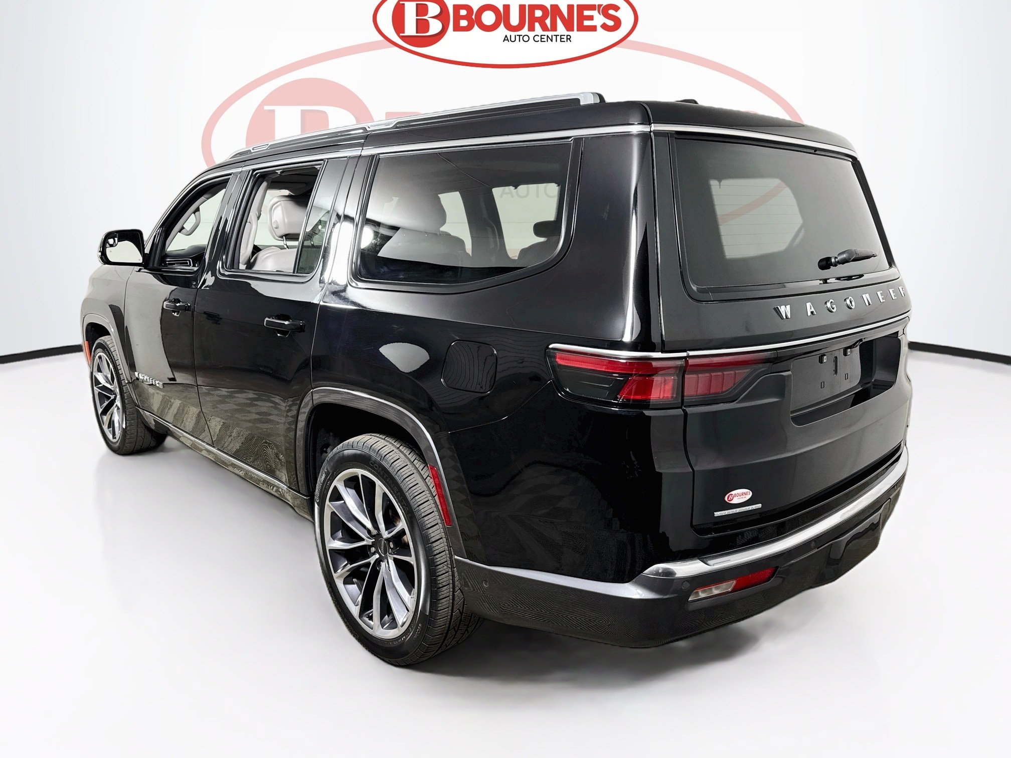 Used 2022 Jeep Wagoneer Series III w/ Premium Group I AWD/4WD image 10